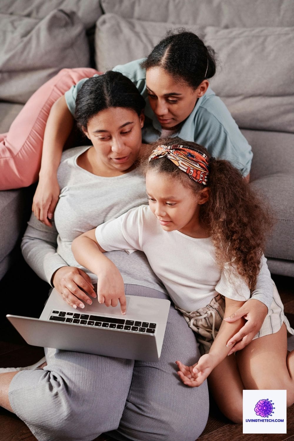 For busy parents, managing screen time while ensuring quality family interactions and keeping your sanity can be challenging.