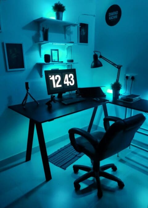 Discover the ultimate hybrid work setups for 2025. Learn smart office tips, must-have gadgets, and workflow strategies to boost productivity at home and in the office